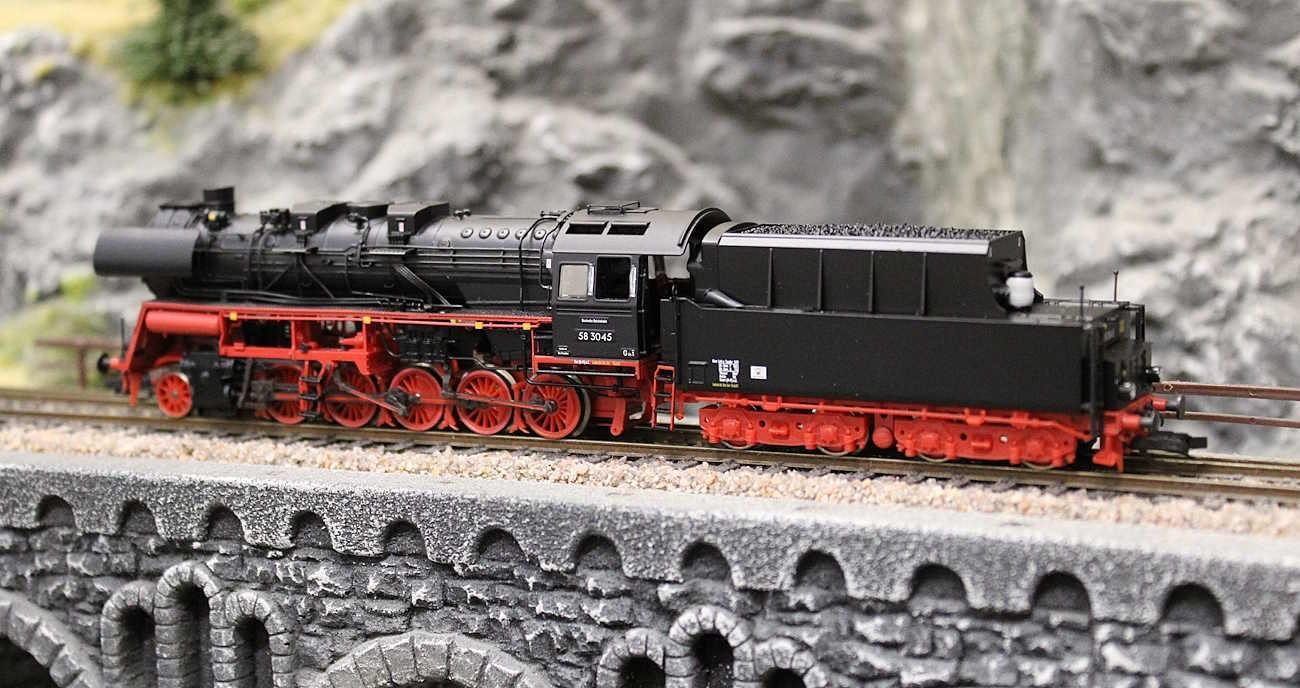 Saxonia 120129 Schlepptenderlokomotive BR 58 30 T28-Tender DR - Sound Version