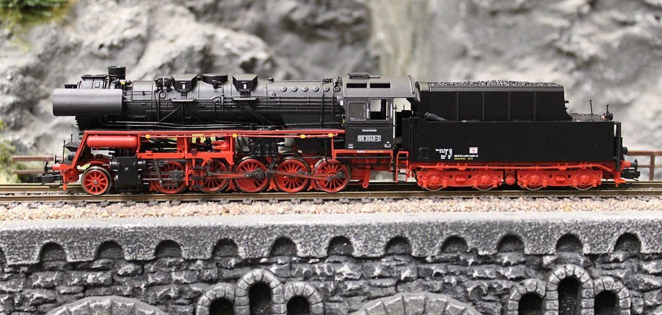 Saxonia 120130 Schlepptenderlokomotive BR 58 3049-2 T28-Tender DR