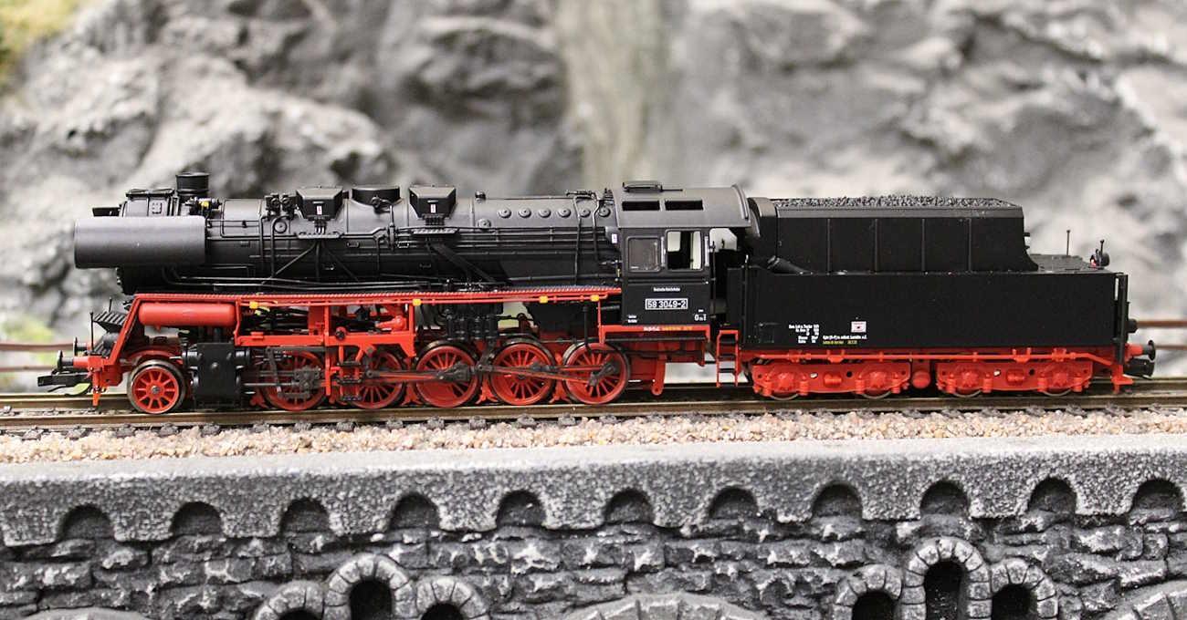 Saxonia 120131 Schlepptenderlokomotive BR 58 3049-2 T28-Tender DR - Sound Version