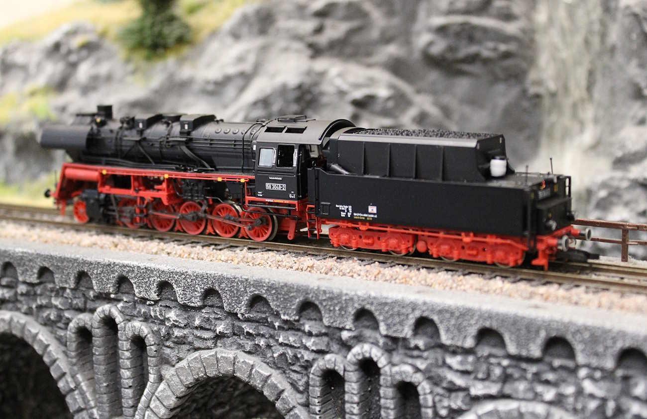 Saxonia 120131 Schlepptenderlokomotive BR 58 3049-2 T28-Tender DR - Sound Version