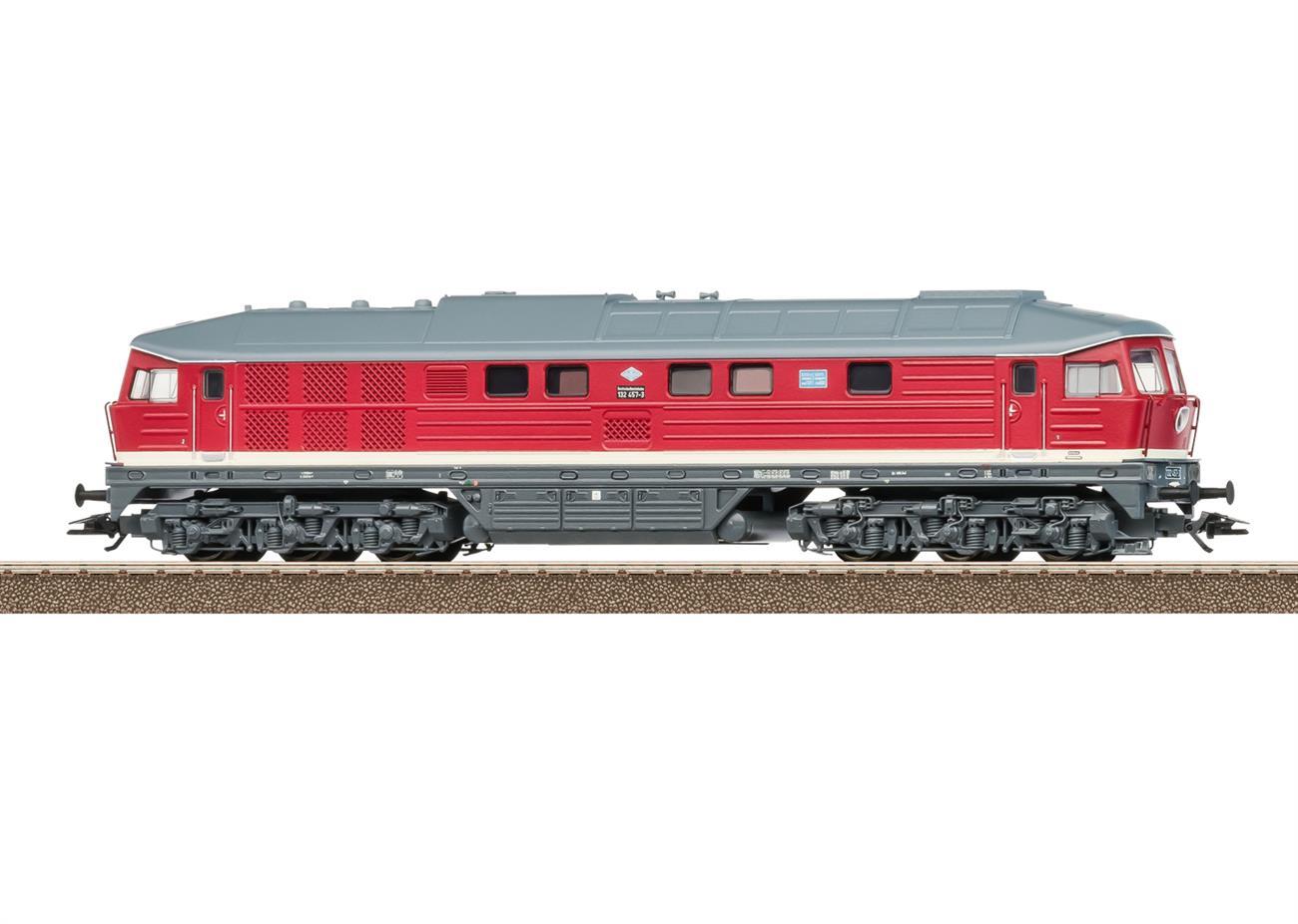 Trix T22407 H0 Diesellokomotive BR 132 DR - Sound Version & Rauch