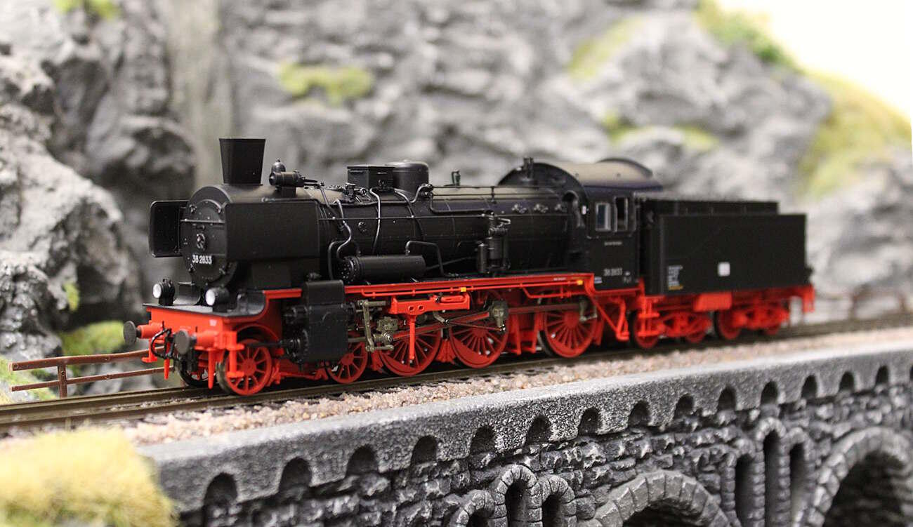 Roco 71397 H0 Dampflokomotive BR 38 2833 DR