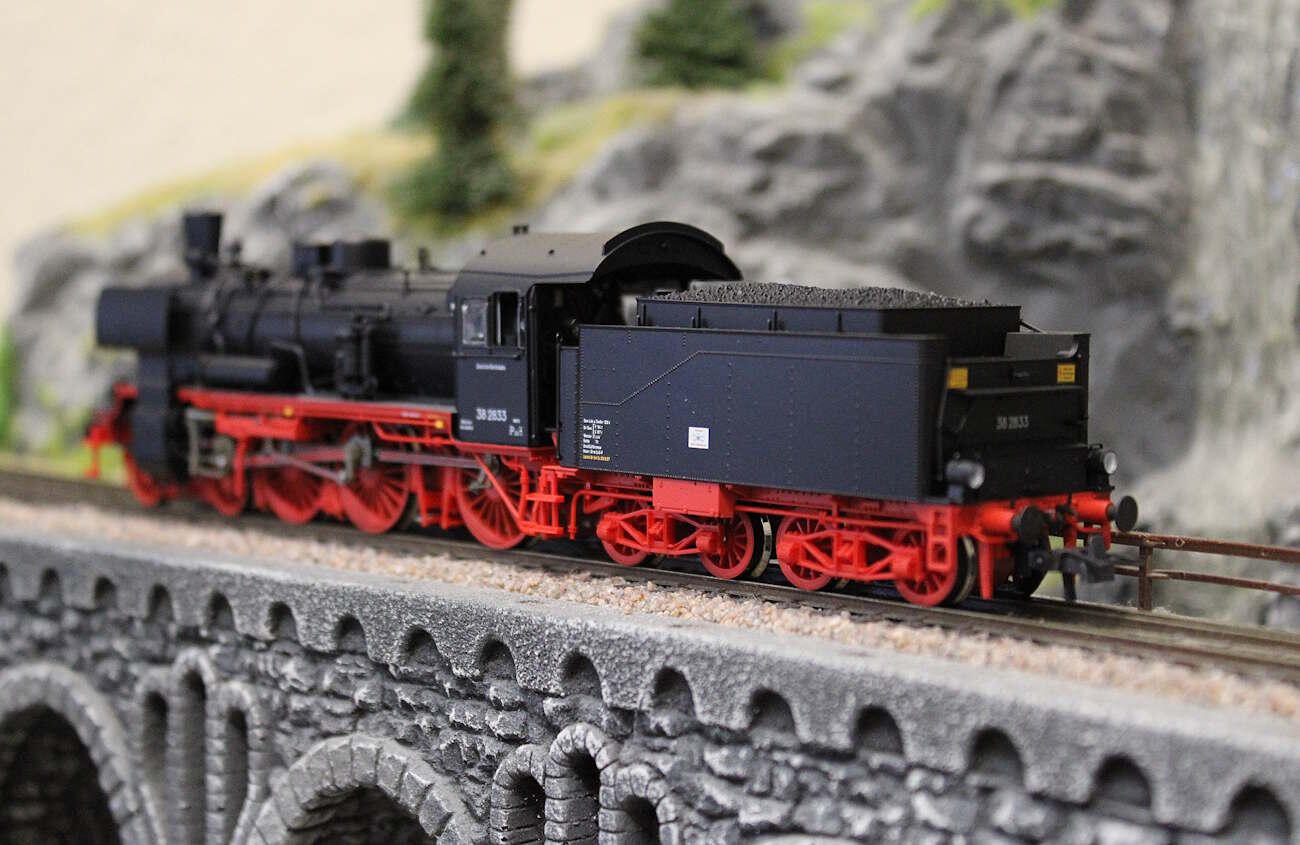 Roco 71398 H0 Dampflokomotive BR 38 2833 DR - Sound Version
