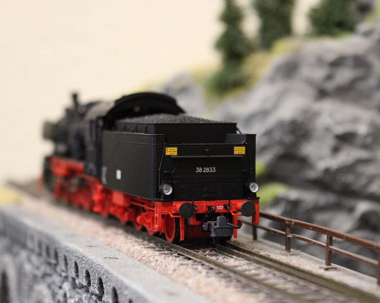 Roco 71398 H0 Dampflokomotive BR 38 2833 DR - Sound Version