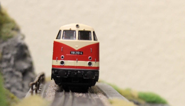 Roco 7300060 H0 Diesellokomotive BR  118 210-4 DR