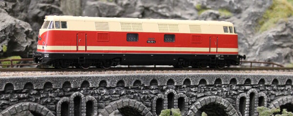 Roco 7310060 H0 Diesellokomotive BR 118 210-4 DR - Sound Version