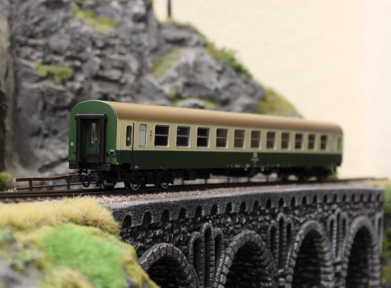 Roco 6200117 H0 Schnellzugwagen 2. Klasse DR