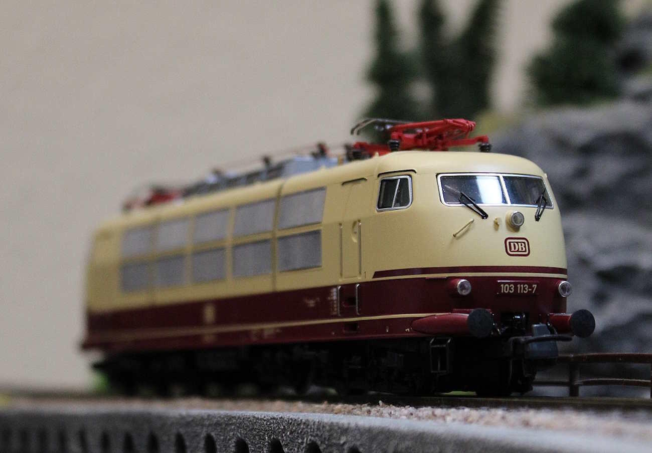 Roco 7500134 H0 Elektrolokomotive BR 103 113-7 DB