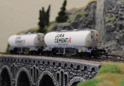 Roco 6600191 H0 2-teiliger Set: Silowagen Jura Cement/Wascosa