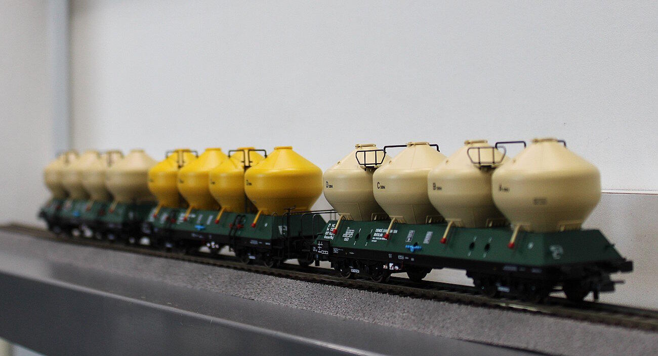 Roco 6600177 H0 3-teiliger Set: Silowagen CSD