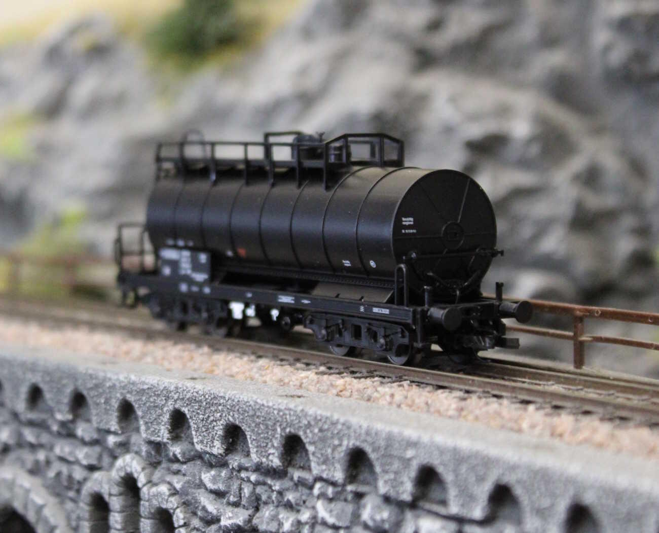 Tillig 17437 TT Kesselwagen Zae der DR