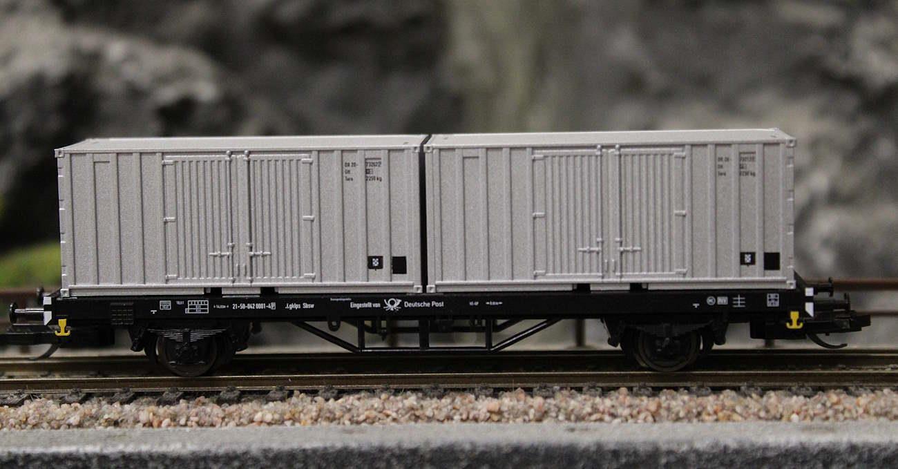 Tillig 01109 TT Güterwagenset der Deutschen Post, bestehend aus zwei Containertragwagen Lgklps mit Beladung