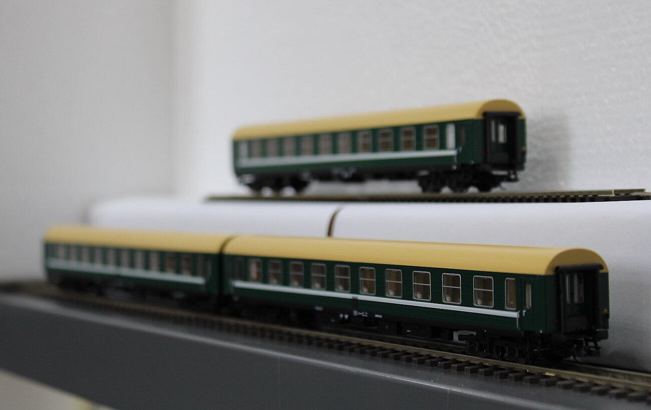 Tillig 01096 TT 3-teiliger  Reisezugwagenset „Filmzug“ der DB AG