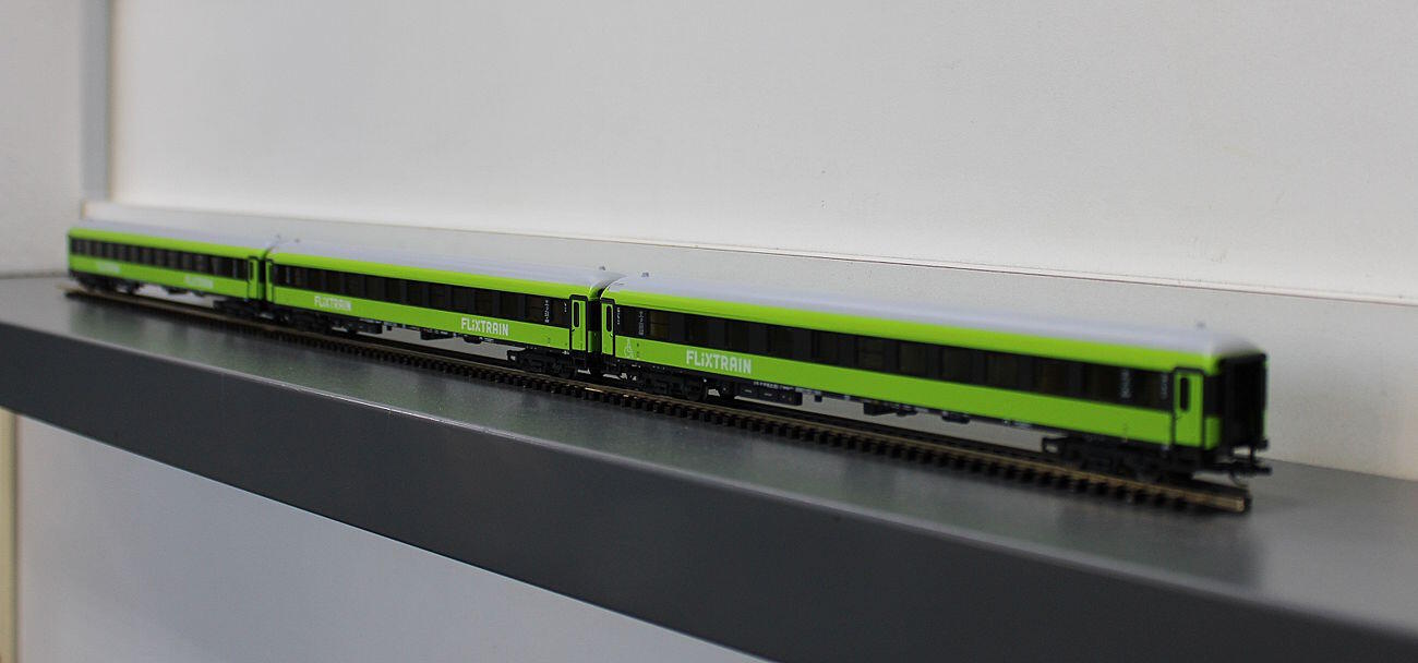 Tillig 01100 TT Reisezugwagenset „Flixtrain“, Teil 1
