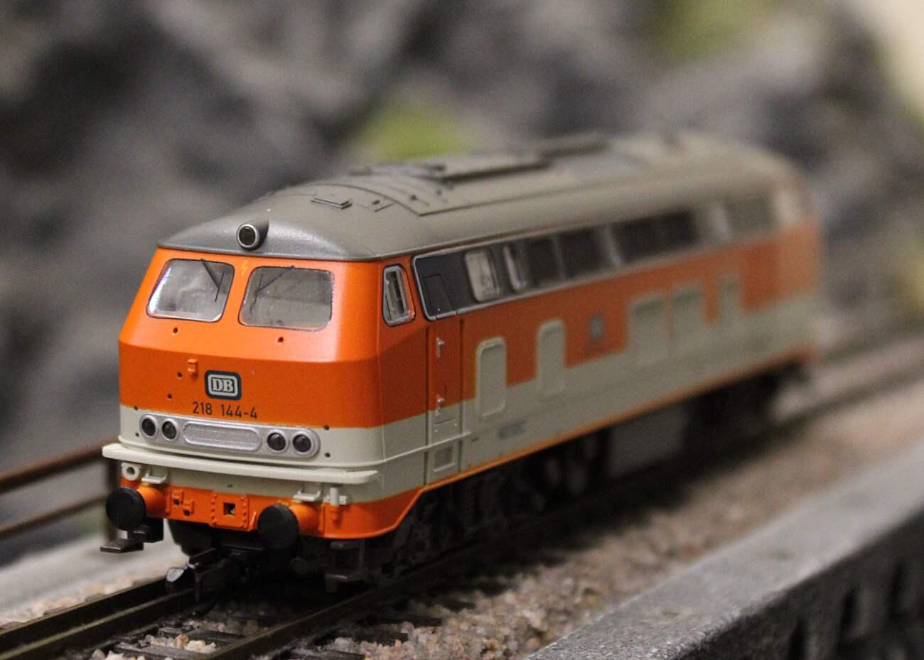 Tillig 04705 TT Diesellokomotive BR 218 der DB in City-Bahn – Lackierung