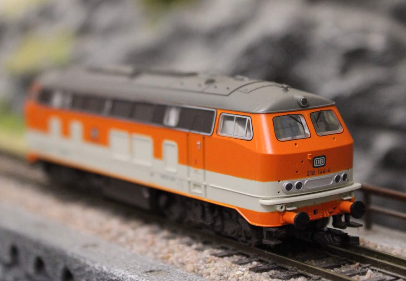 Tillig 04705 TT Diesellokomotive BR 218 der DB in City-Bahn – Lackierung