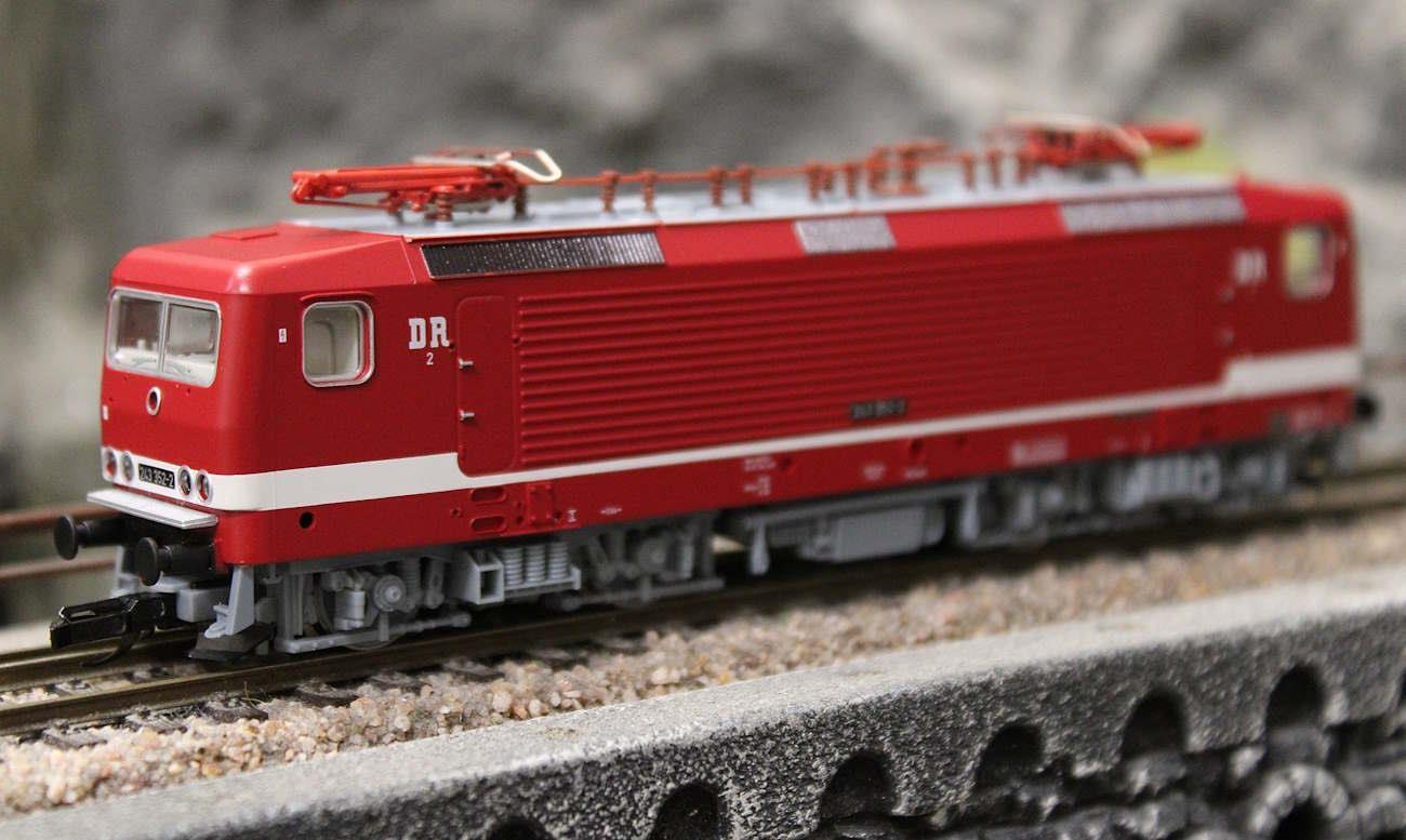 Tillig 04348 TT Elektrolokomotive BR 243 der DR