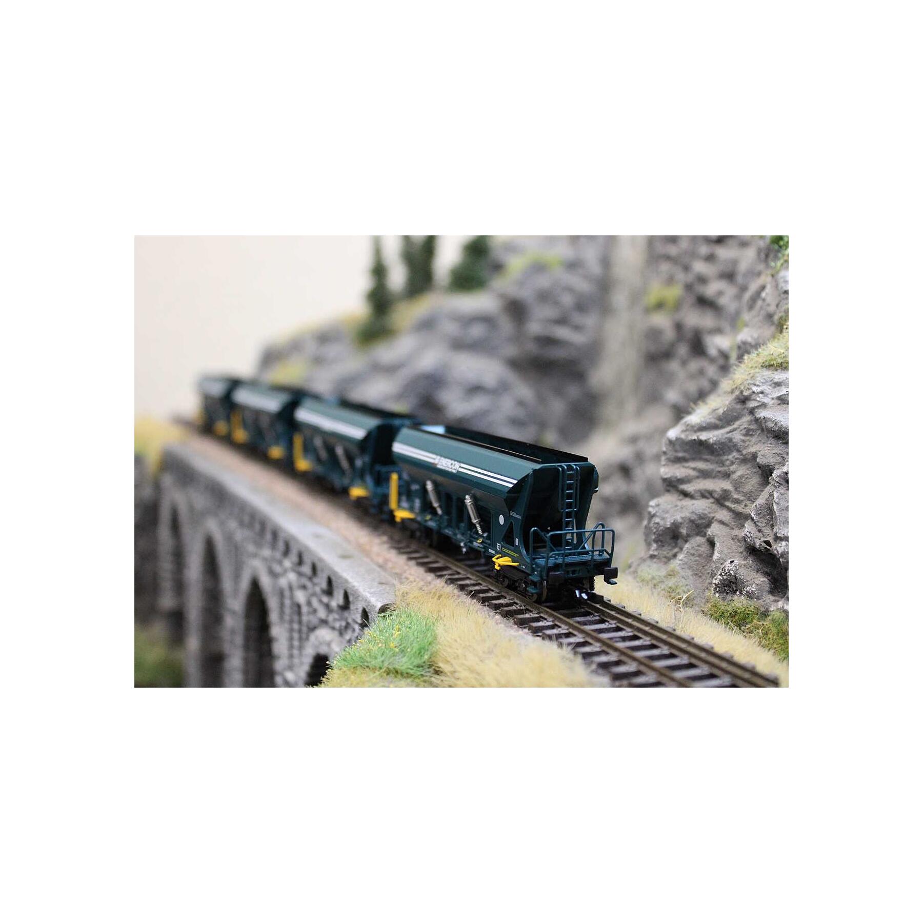 Tillig 01094 TT Güterzugset Sandtransport der Enercon GmbH, bestehend aus einer Elektrolokomotive BR 193 und vier Selbstentladewagen Faccns