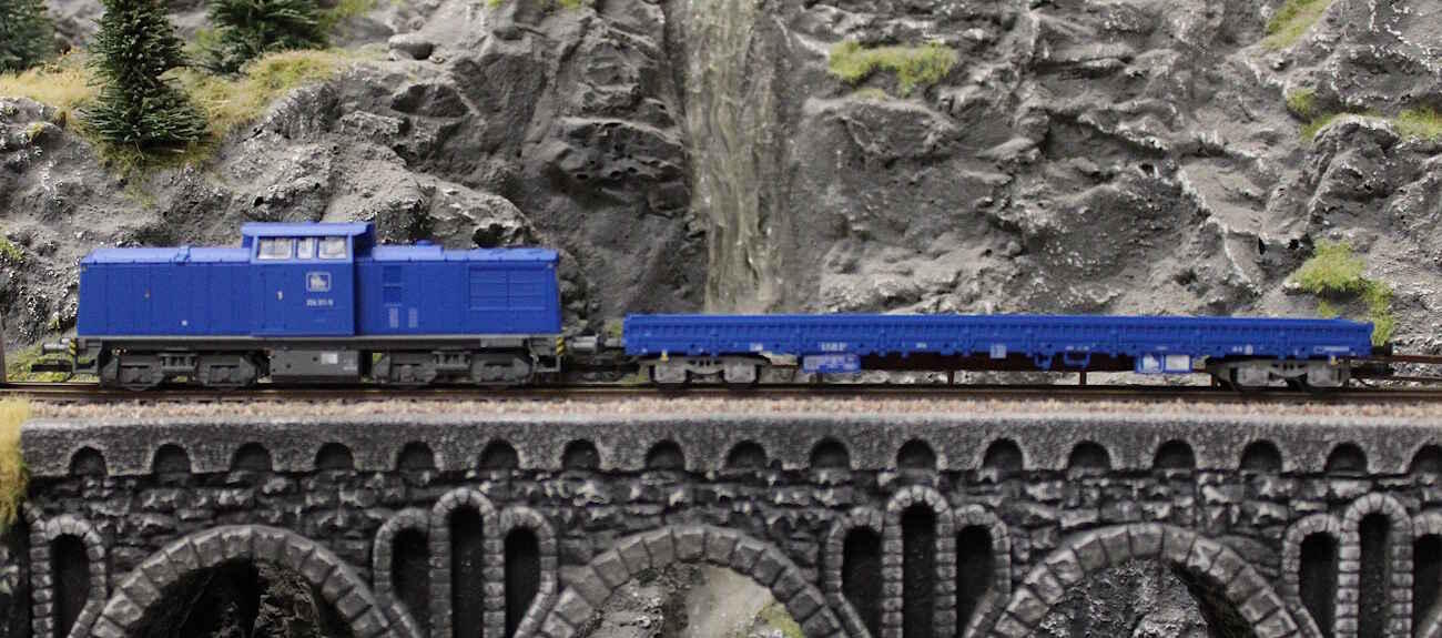 Tillig 01080 TT Güterzugset „HSB-Loküberführung“ der Eisenbahn-Bau- und Betriebsgesellschaft Pressnitztalbahn mbH (PRESS)