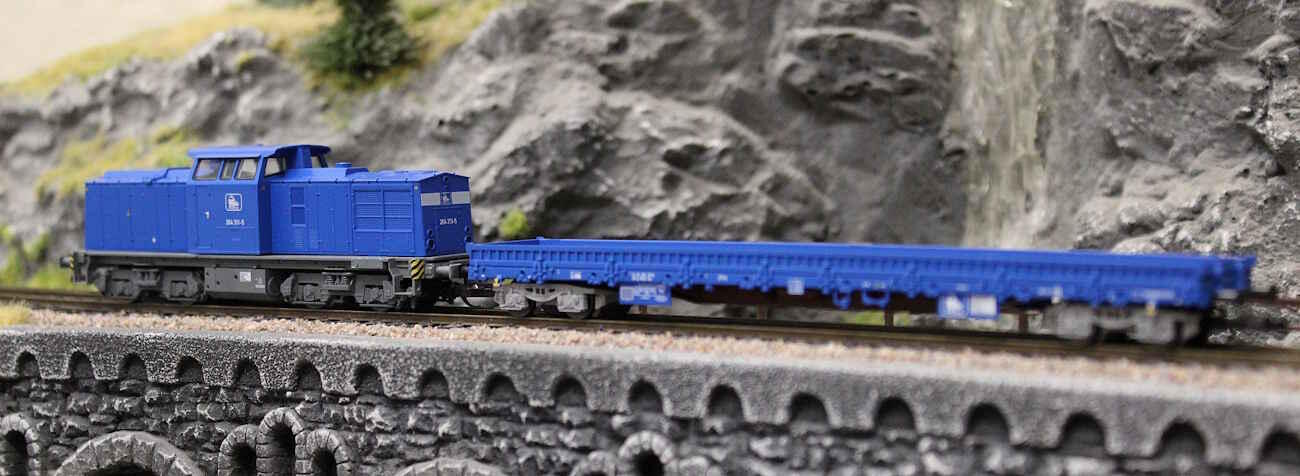 Tillig 01080 TT Güterzugset „HSB-Loküberführung“ der Eisenbahn-Bau- und Betriebsgesellschaft Pressnitztalbahn mbH (PRESS)