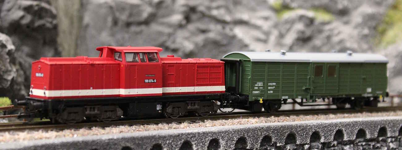 Tillig 01080 TT Güterzugset „HSB-Loküberführung“ der Eisenbahn-Bau- und Betriebsgesellschaft Pressnitztalbahn mbH (PRESS)