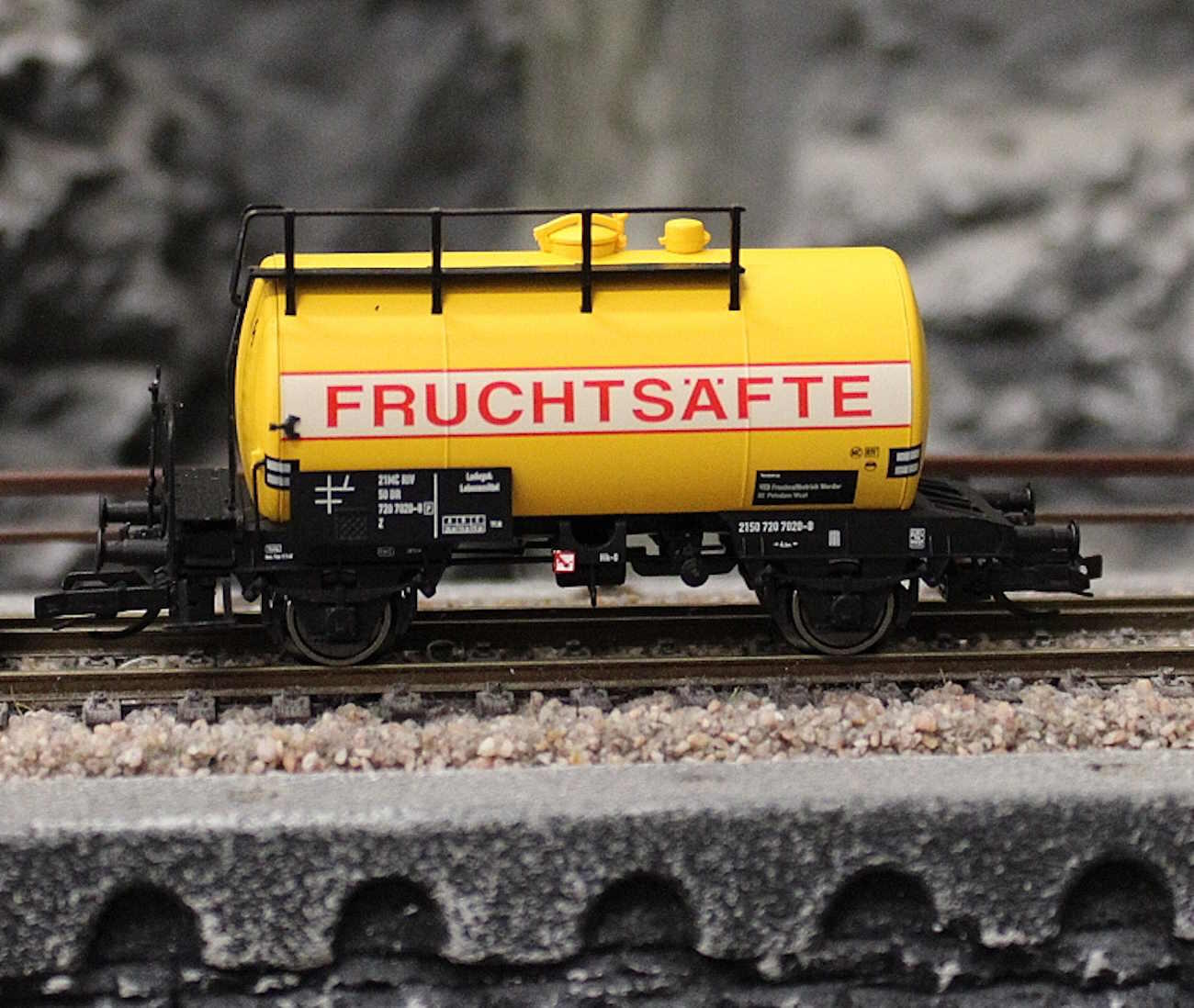 Saxonia 120172 TT Kesselwagen Deutz "Fruchtsäfte" DR