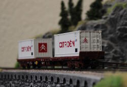 Jouef HJ6310 H0 SNCF, 4-achs. Flachwagen Typ Rs mit 2 x 20’-Containern Citroën, weiss