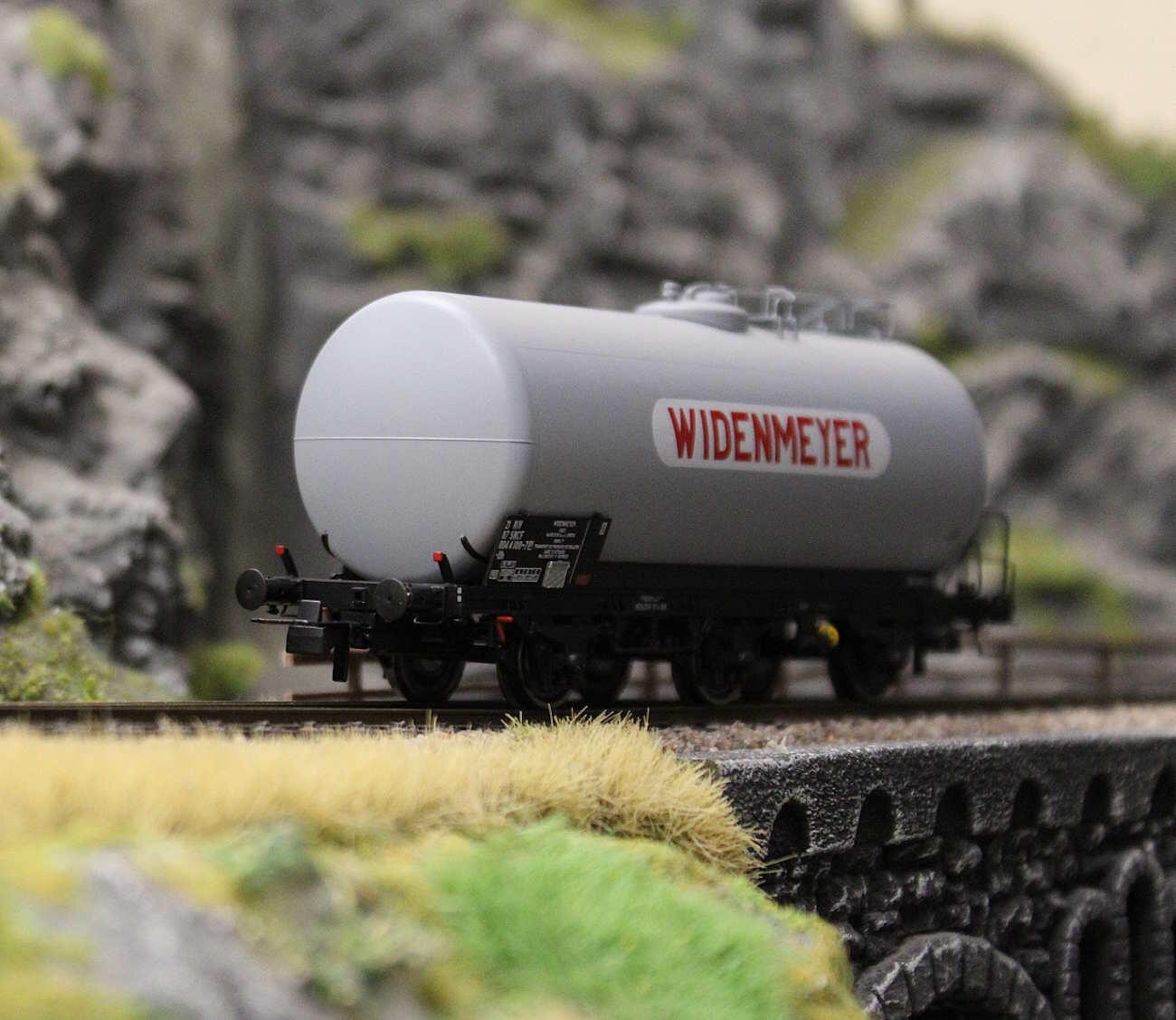 Rivarossi HR6672 H0 Kesselwagen "saarländ. Heizölgesellschaft WIDENMEYER" SNCF