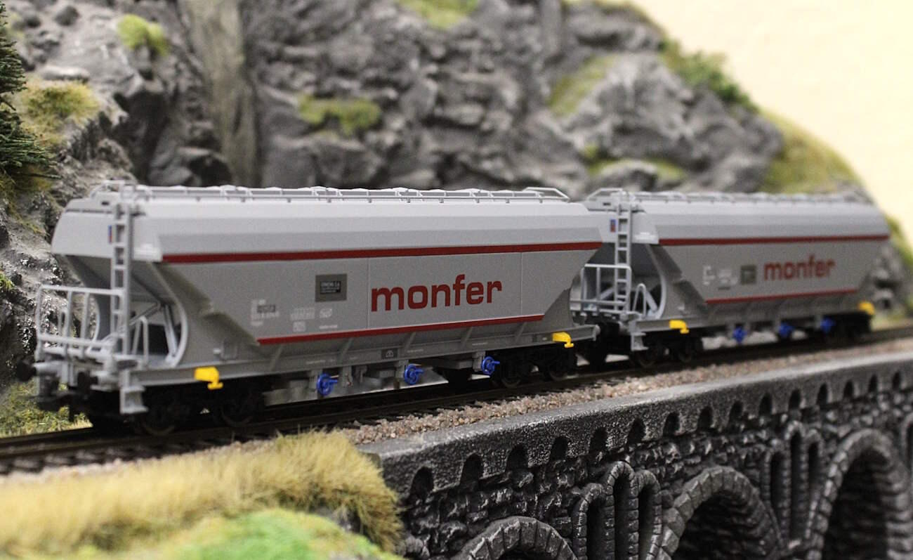 Rivarossi HR6677 H0 2-tlg. Set Getreidesilowagen „MONFER“