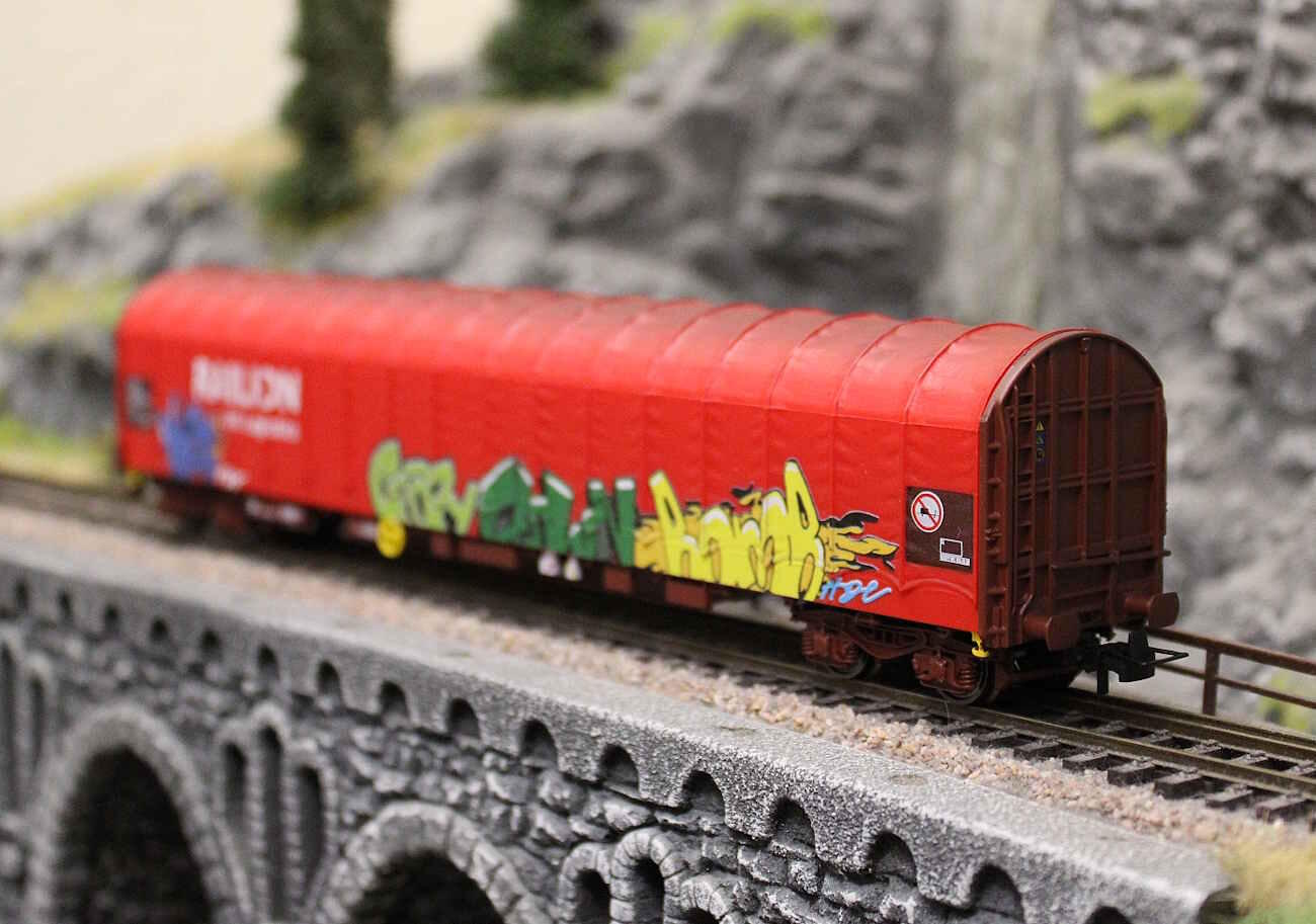 Rivarossi HR6680 H0 Schiebeplanenwagen „RAILION DB LOGISTICS“, Typ Rils der DB AG