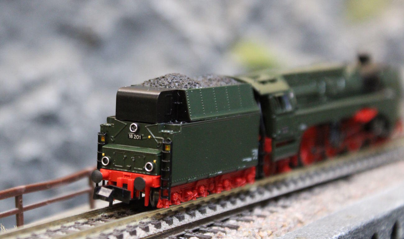 Arnold HN2663 N Dampflokomotive BR 18 201 der DR