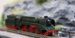 Arnold HN2663 N Dampflokomotive BR 18 201 der DR