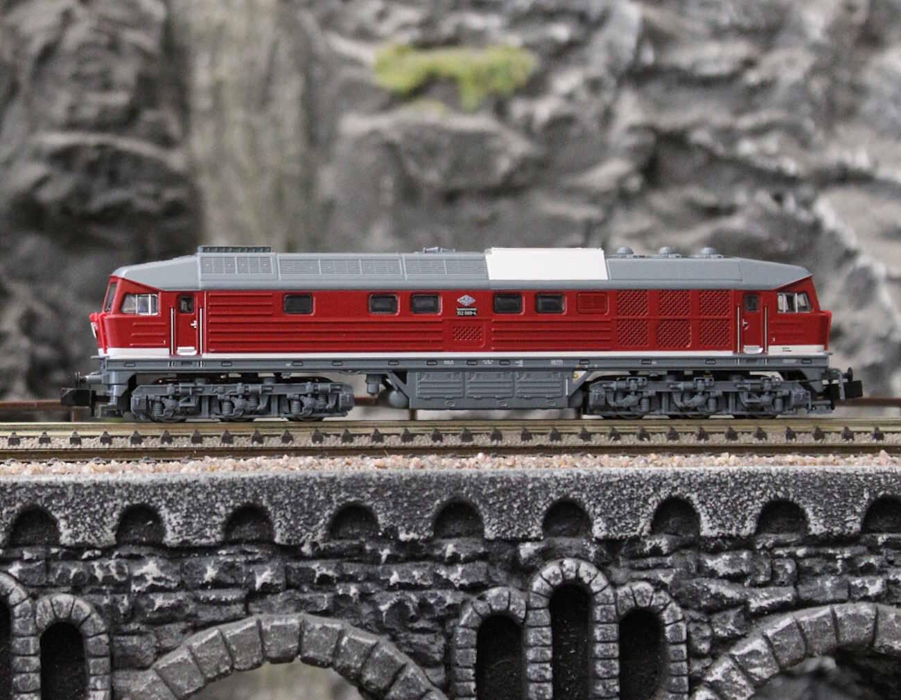 Arnold HN2658S N Dieselokomotive BR 132 089-4 DR - Sound Version