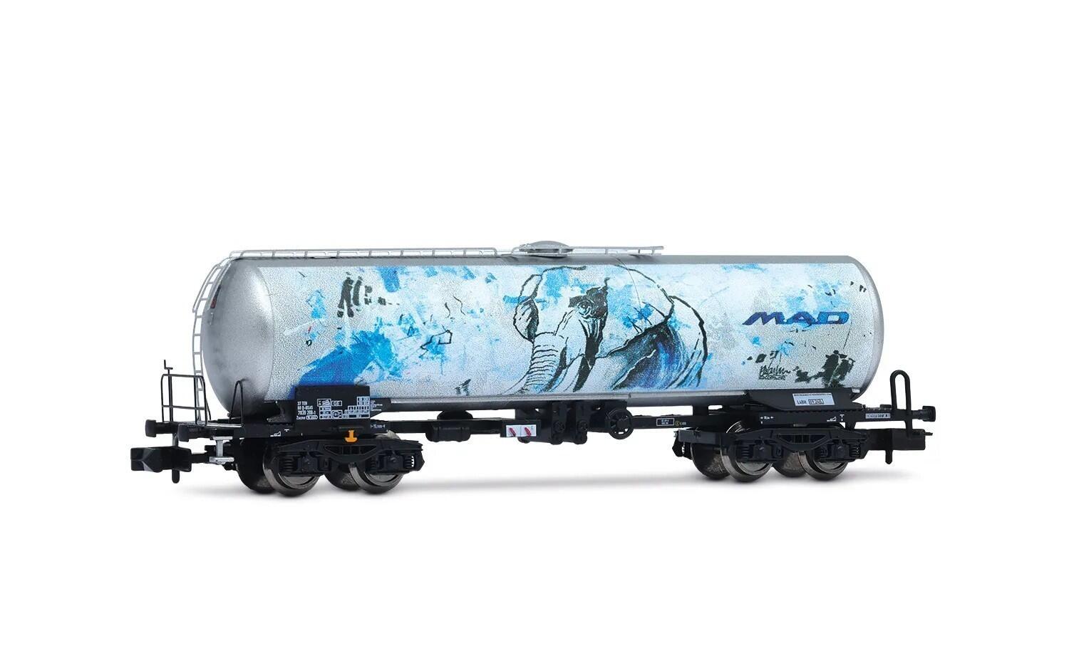 Arnold HN6687 N 3-tlg. Set Kesselwagen „MAD“ der D-BAS