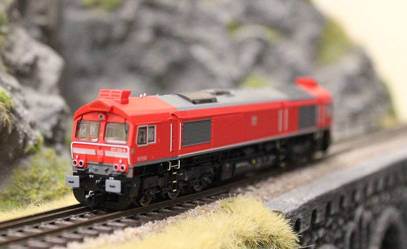Arnold HN9070 TT Dieselelektrische Lokomotive Class 77 DB AG, rote Farbgebung, Ep. VI