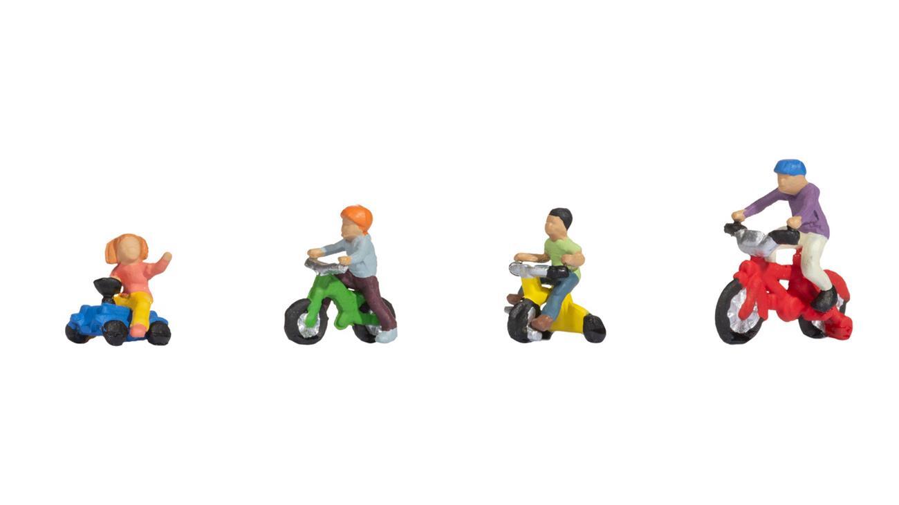 Noch 15908 H0 Kinder auf Kinderfahrrädern