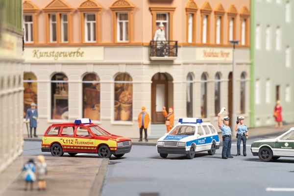 Auhagen 43691 TT PKW Kombi Einsatzfahrzeuge