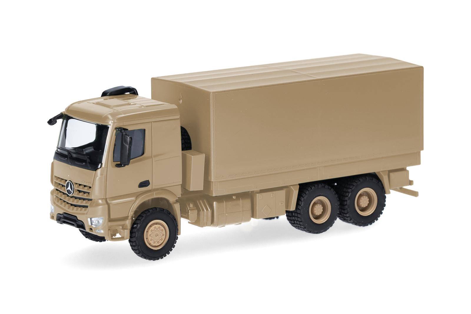 Herpa 747202 1:87 Mercedes-Benz Arocs 6x6 Pritsche/Plane, sandbeige undekoriert