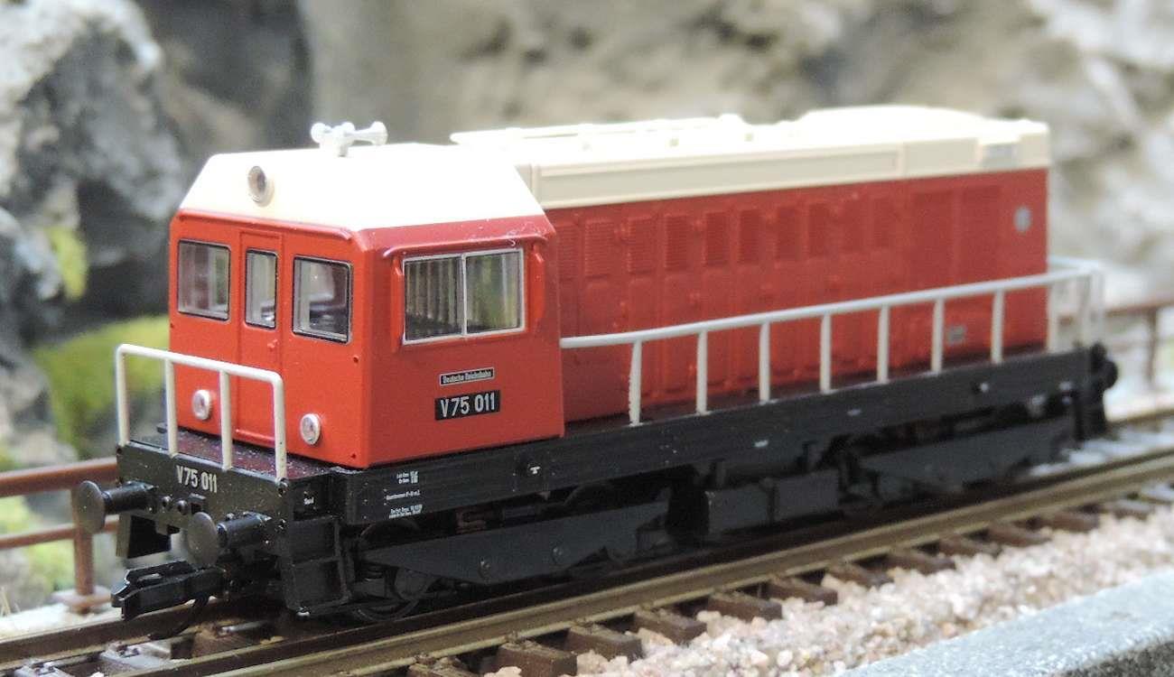 Tillig 02627s Diesellokomotive V 75 der DR - Digital - Sound Version