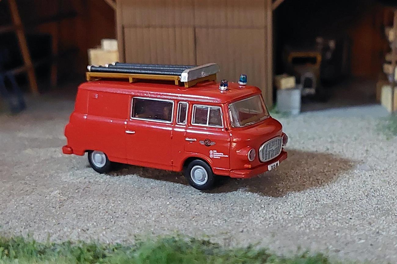 Modell-Car Zenker 03-417 IFA Barkas B1000 KLF "VEB Sachsenring", Bj.1962