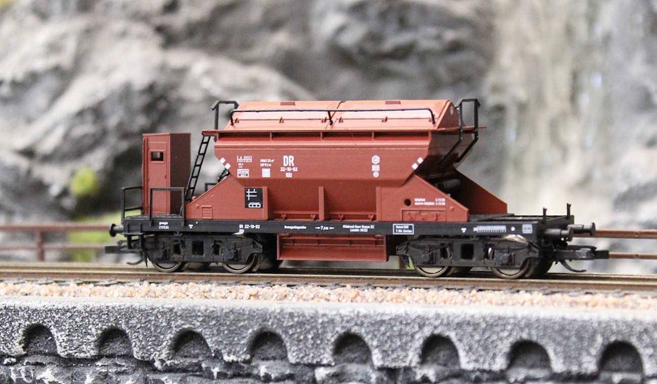Hädl 113413-01 Sattelbodenselbstentladewagen DR