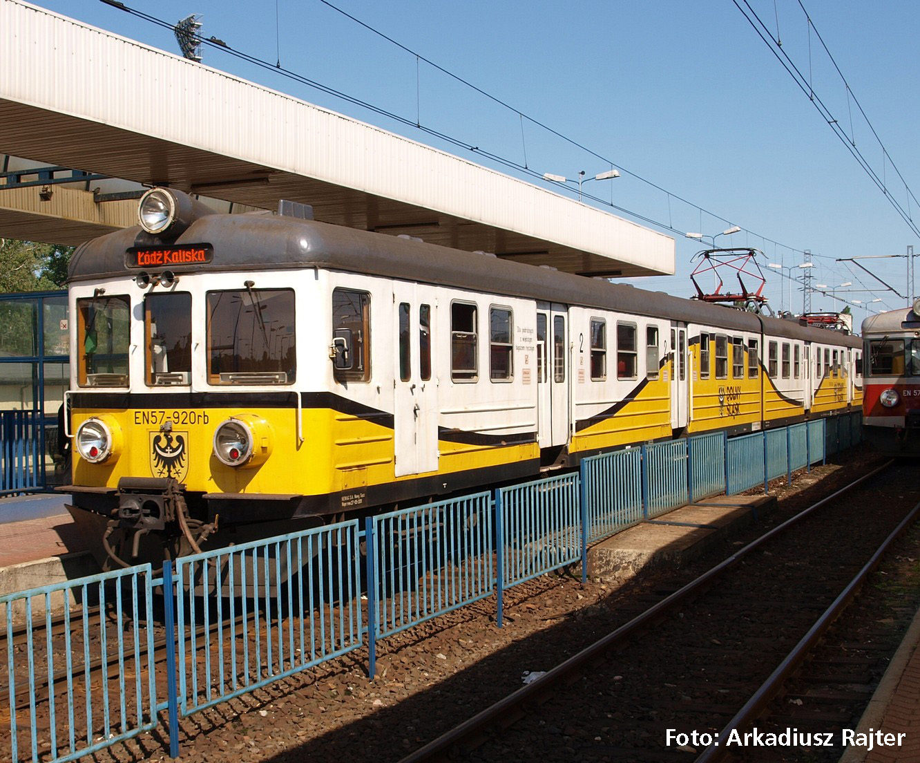 Piko 51464 H0 E-Triebzug EN 57 KD Epoche VI