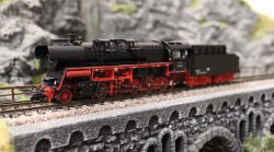 Saxonia 120106 TT Schlepptenderlokomotive BR 58 3027, T34...