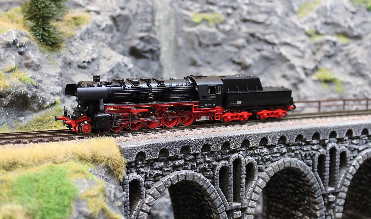 Tillig 502802 TT Schlepptenderlokomotive BR 50 3048-1, DR, Ep. IV - Sound Version