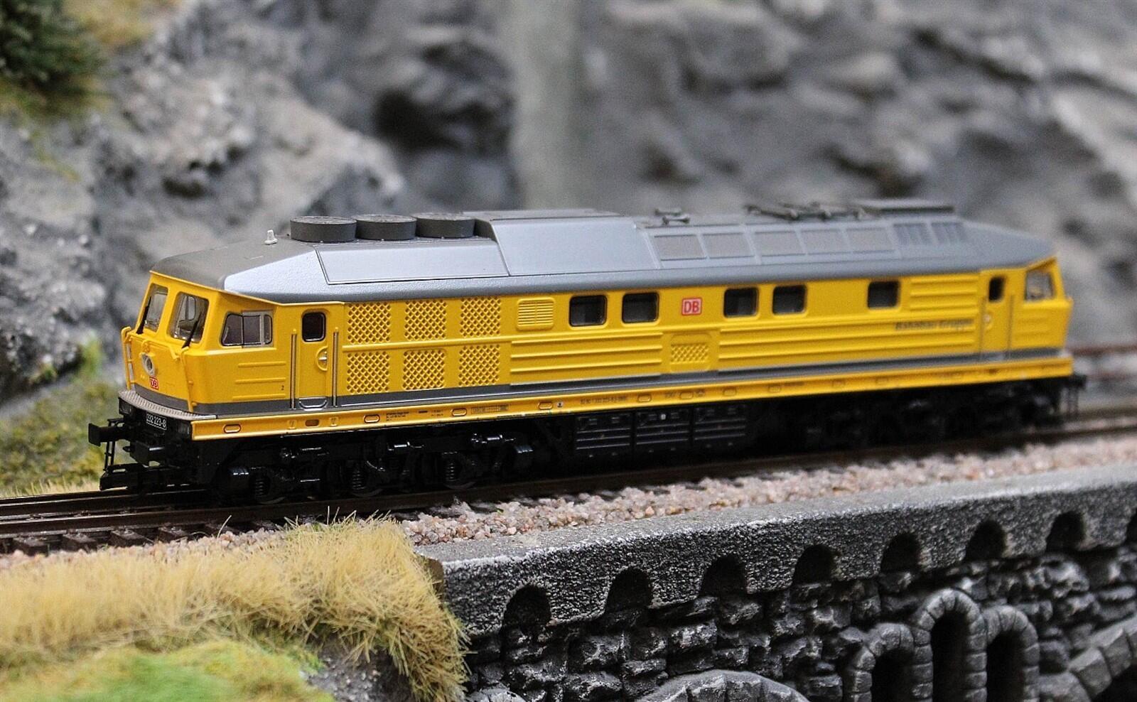 Tillig 502809 TT Diesellokomotive BR 232 223-8, DB Bahnbau Gruppe GmbH, Ep. VI