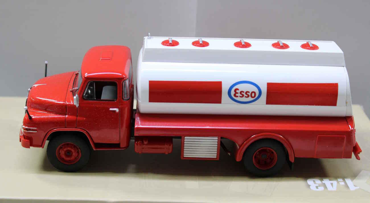 Techno CA2 - MAN Kurzhauber Tankwagen Esso