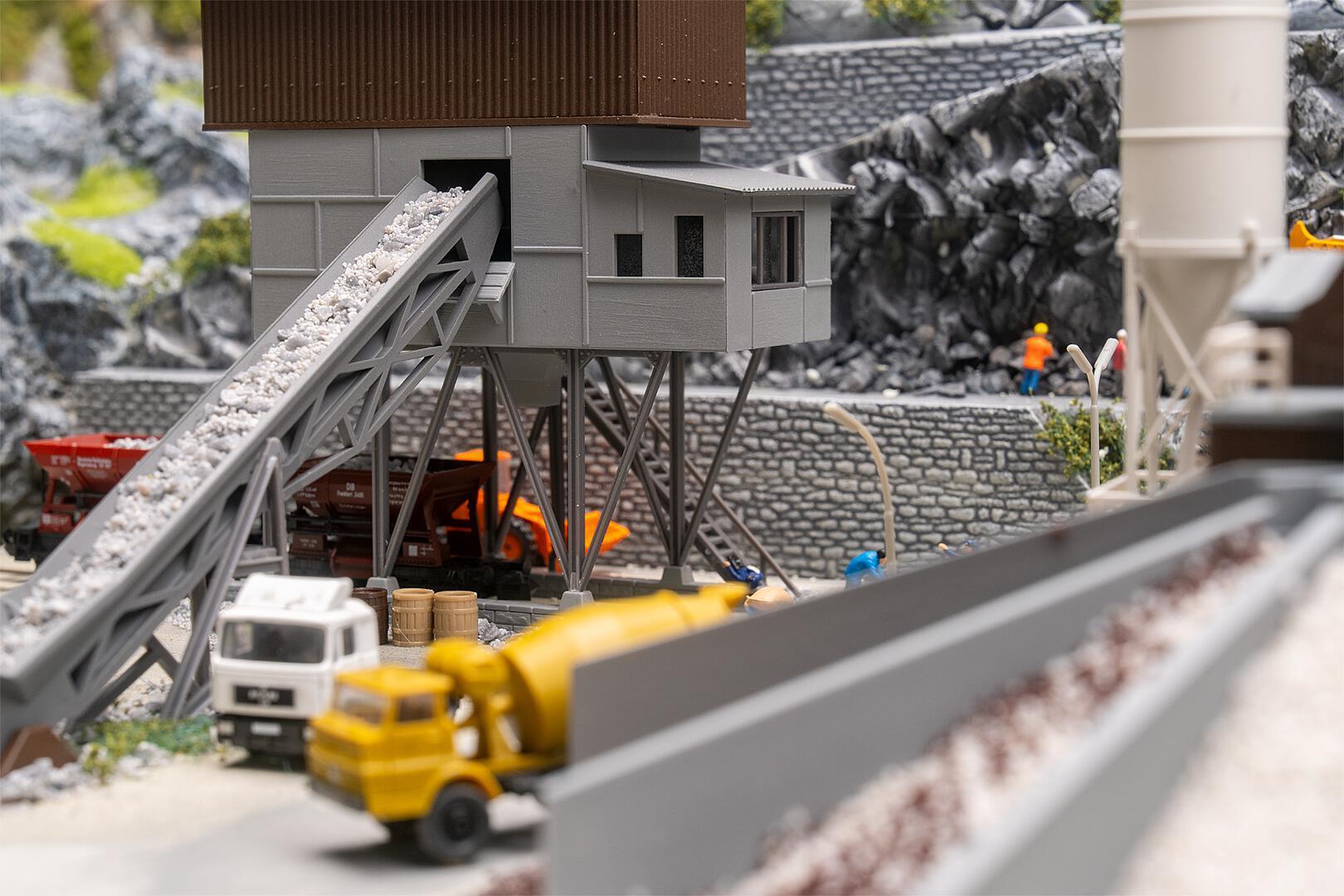 Faller 222228 N Betonmischwerk mit Kies-Verladesilo
