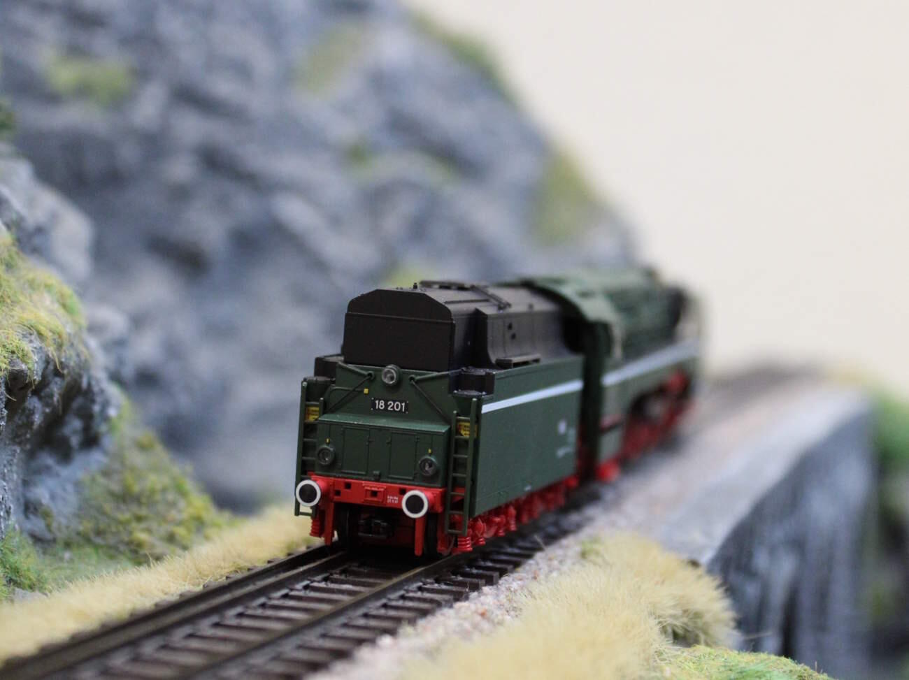 Roco 7190017 TT Dampflokomotive BR 18 201 DR "65 Jahre" - Sound Version