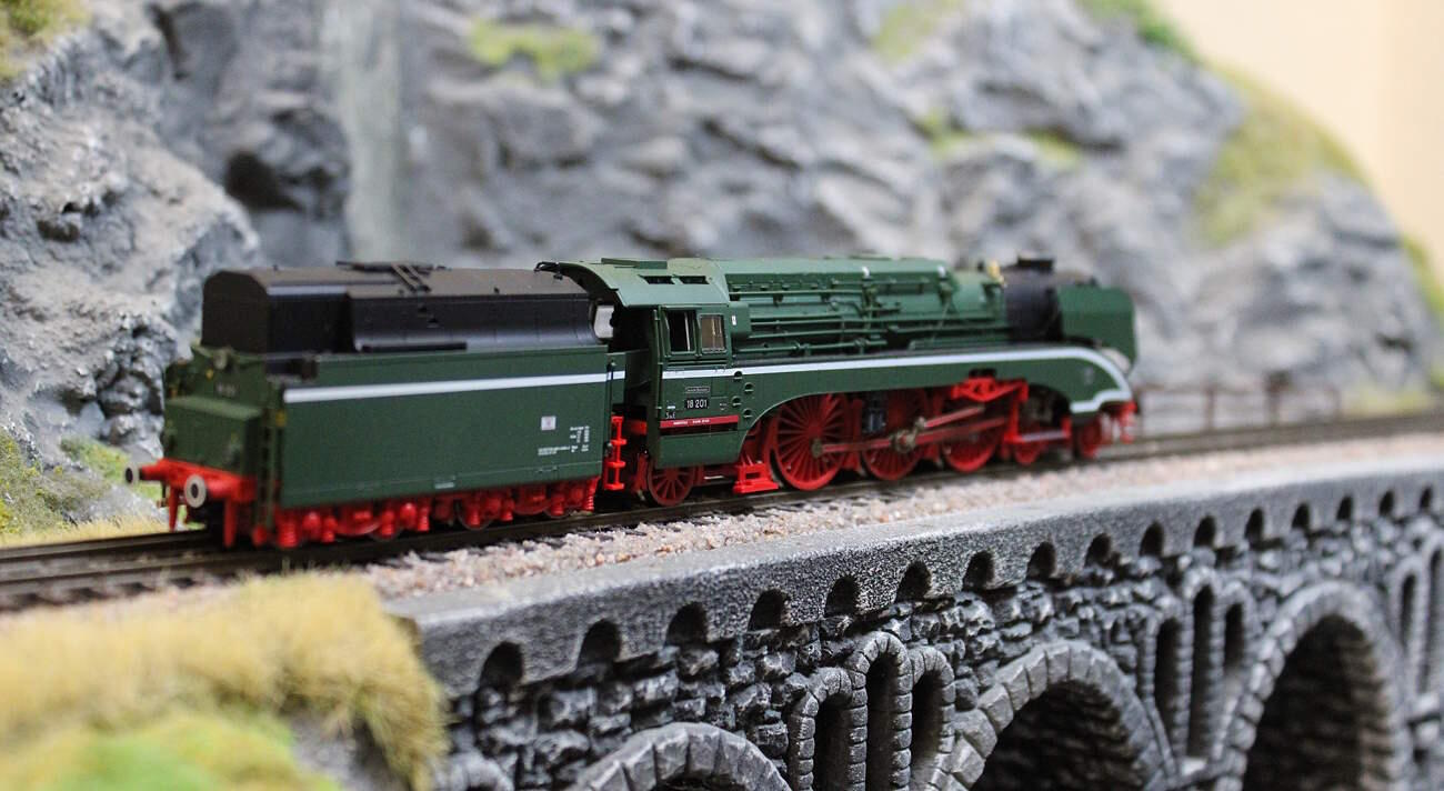 Roco 7190017 TT Dampflokomotive BR 18 201 DR "65 Jahre" - Sound Version