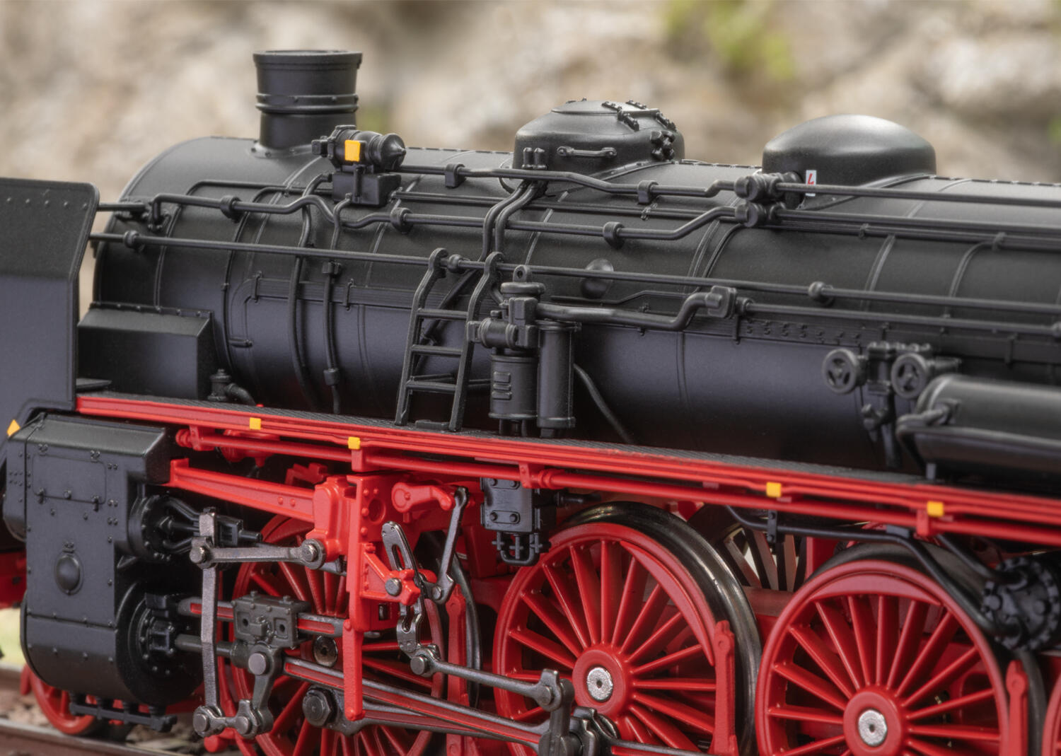 Trix 25019 H0 Dampflokomotive BR 19.0 Sachsenstolz DR - Sound & Dynamischer Dampf